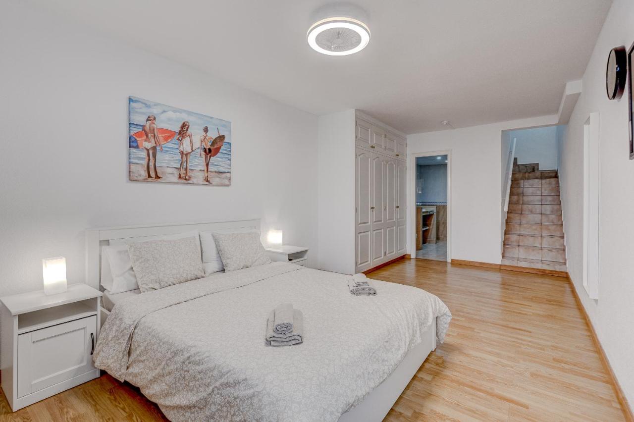 Apartment Amplio Duplex En Cristianos By Altamarhomes *